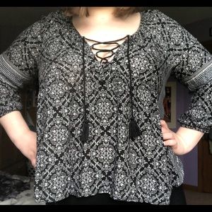 American Eagle Black and White Floral Peasant Top